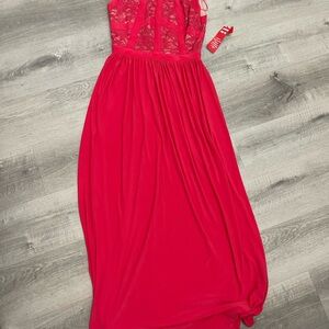 Elegant Red Lace Evening Dress